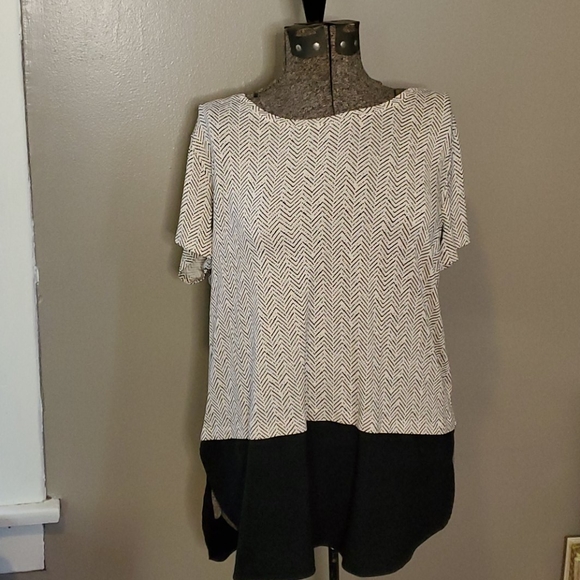 Tribal print stretch top with chiffon bottom - Picture 1 of 2